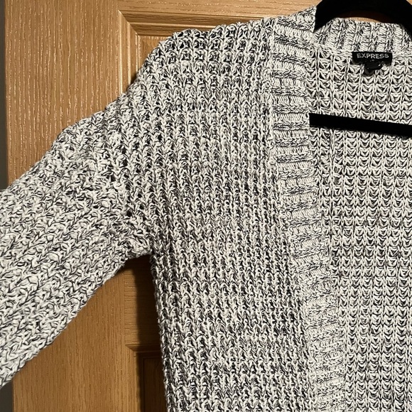 Express Gray Knit Cardigan - Picture 4 of 9